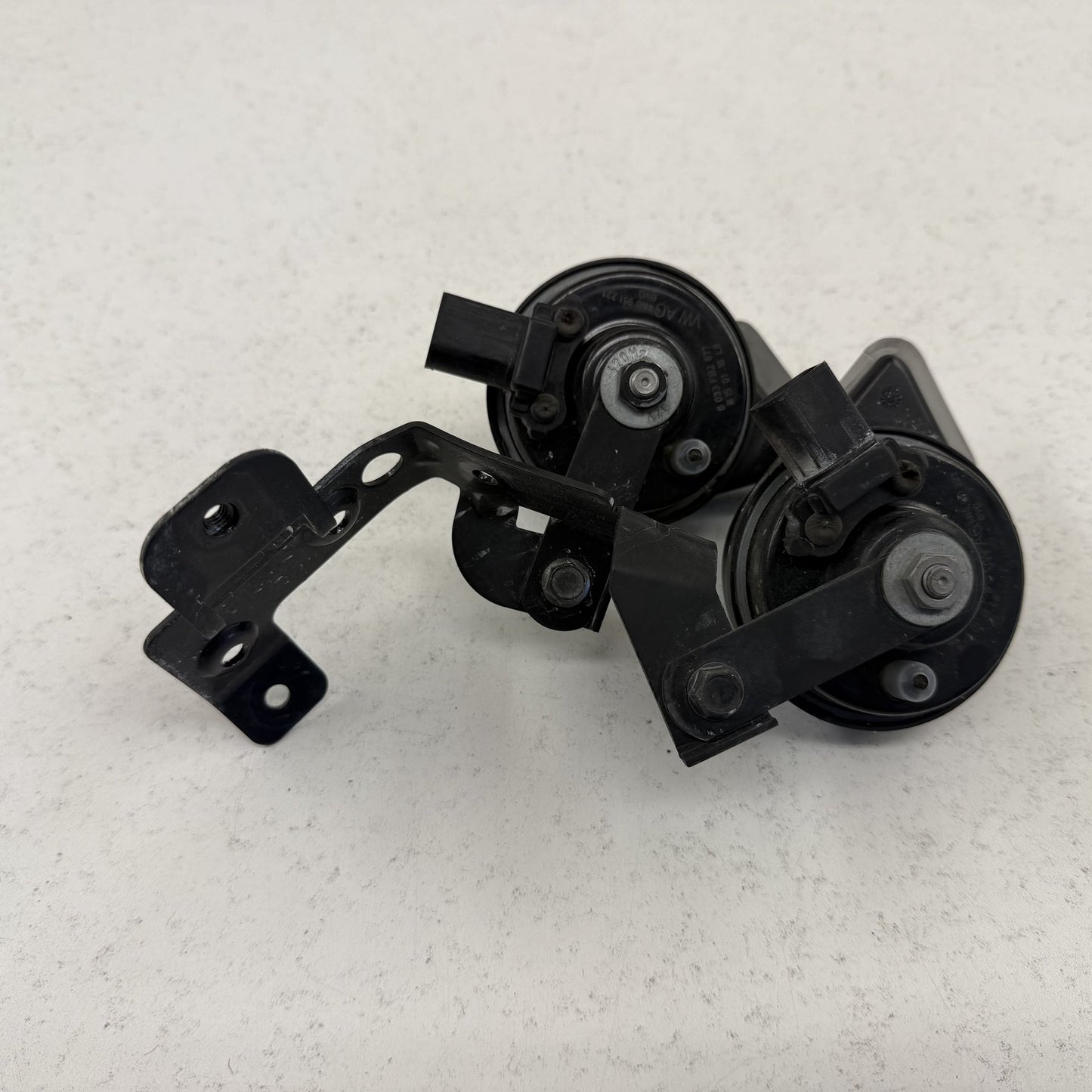 2014-2018 Bentley Flying Spur Low & High Note Tone Horn Signal Pair OEM