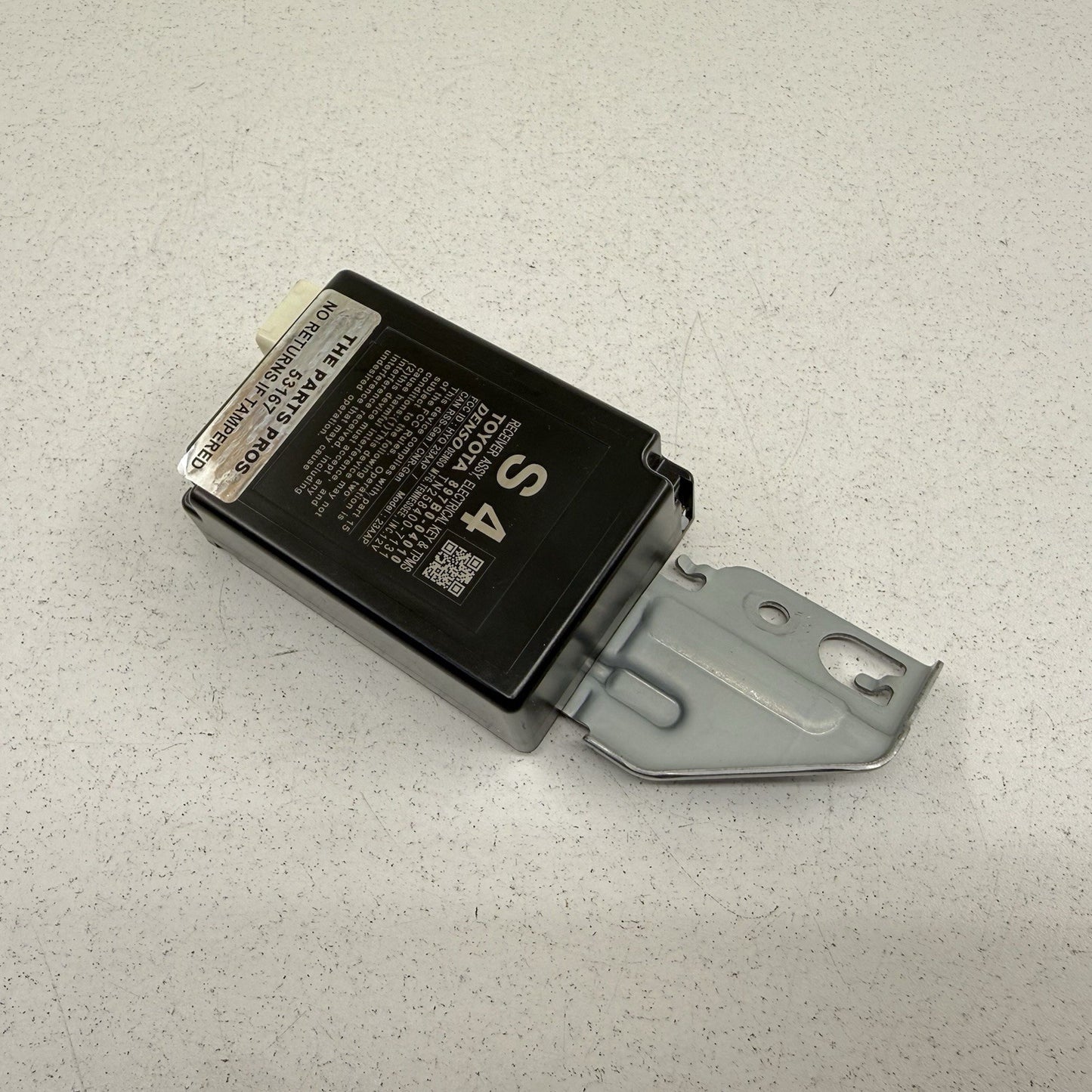 16-23 Toyota Tacoma Keyless Entry TPMS Control Module Receiver 897B0-04010 OEM