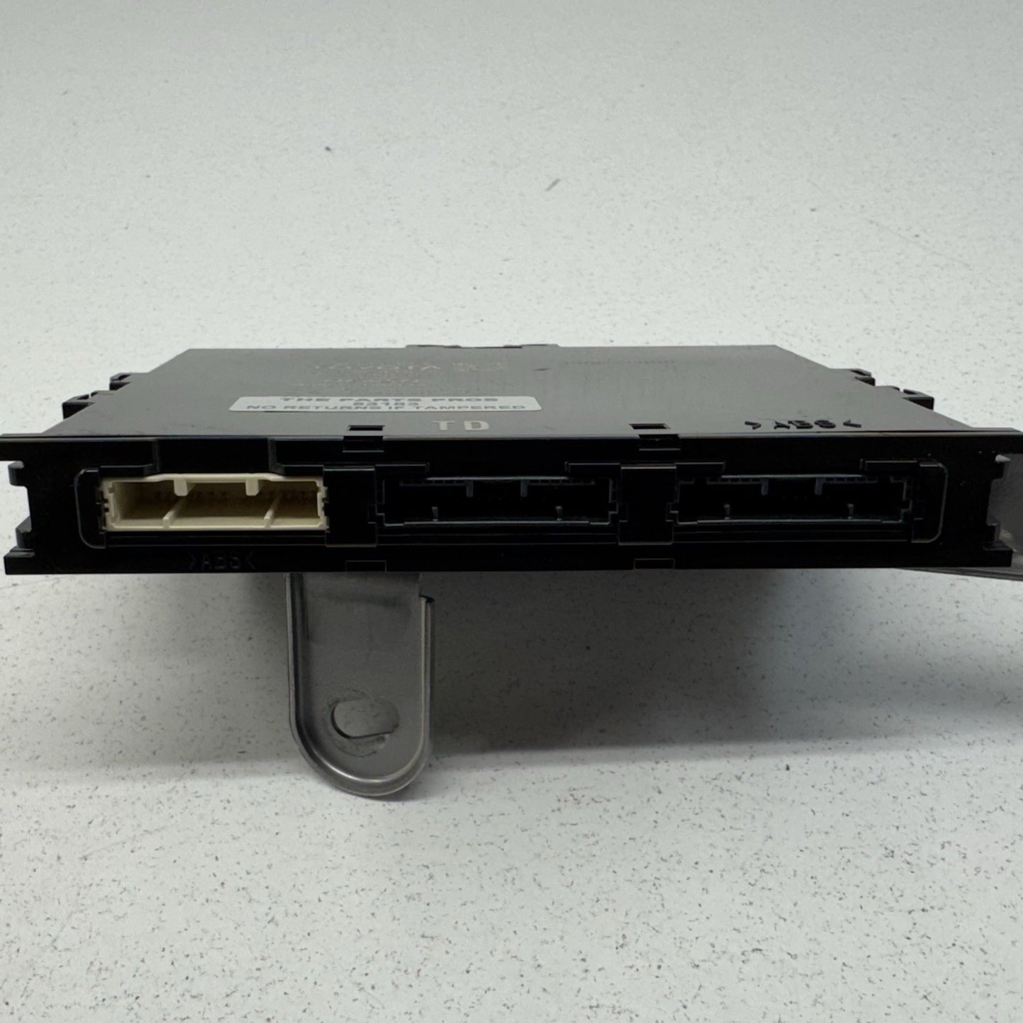 16-19 Toyota Tacoma Keyless Entry Smart Key Control Module 89990-04020 OEM
