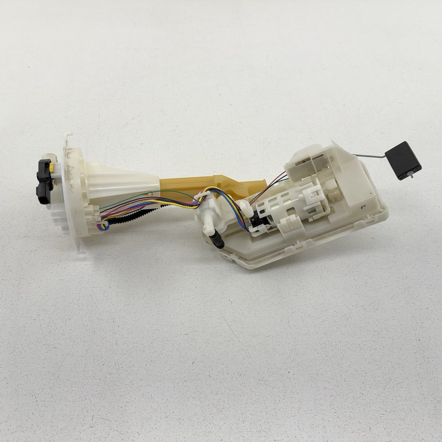 25-26 Toyota Camry Gas Tank Fuel Pump Sending Unit 77020-06741 OEM