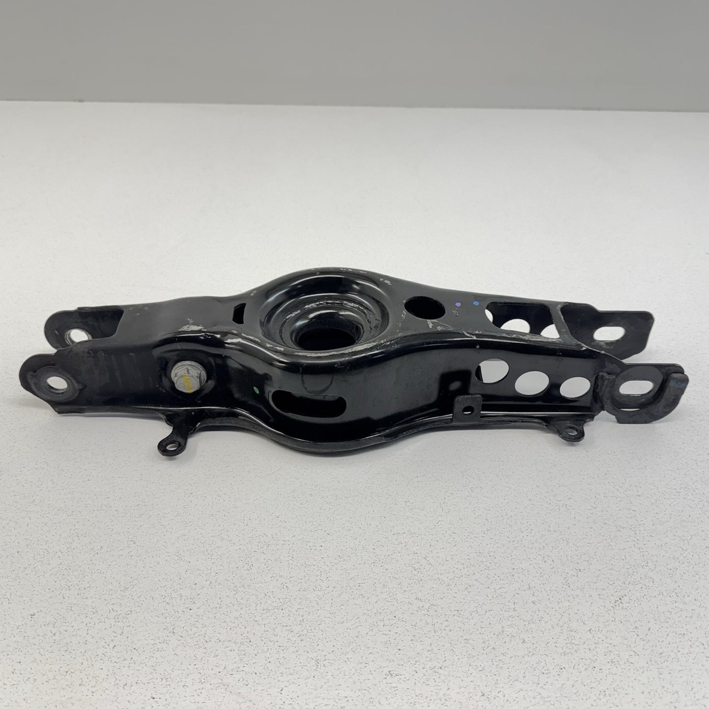 16-24 Chevrolet Camaro Passenger Right Rear Lower Spring Seat Control Arm OEM
