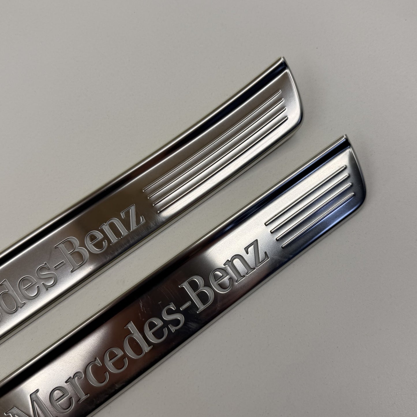2014-2017 Mercedes-Benz S550 W222 Illuminated Door Sill Scuff Kick Plate Set OEM