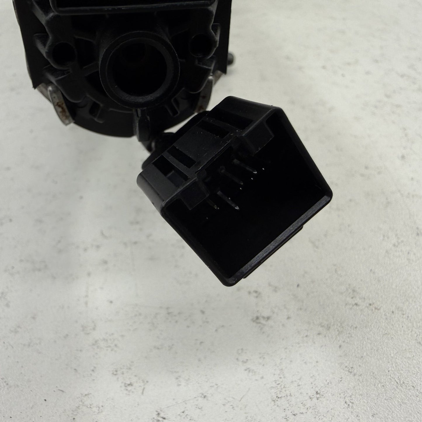 2014-2018 Bentley Flying Spur Left Rear Trunk Power Lift Motor Actuator OEM
