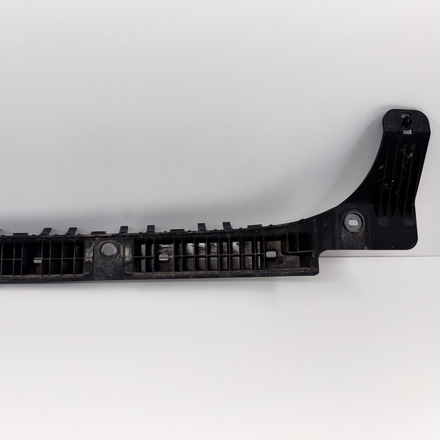 17-23 Tesla Model 3 Rear Center Bumper Bracket Support Mount 1083994-00-G OEM