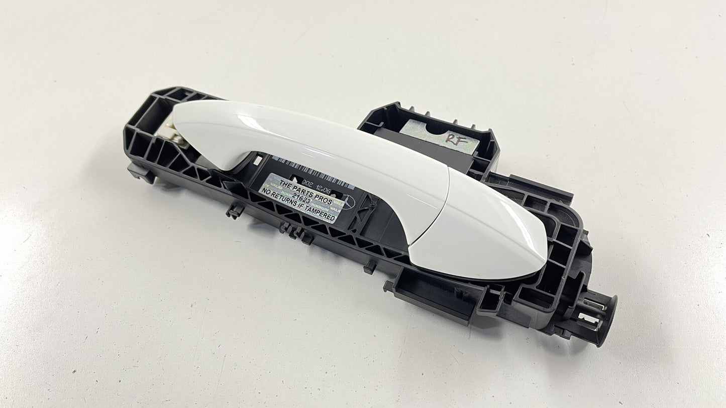08-14 MERCEDES W204 W212 C E CLASS RIGHT FRONT OR REAR DOOR HANDLE WHITE OEM