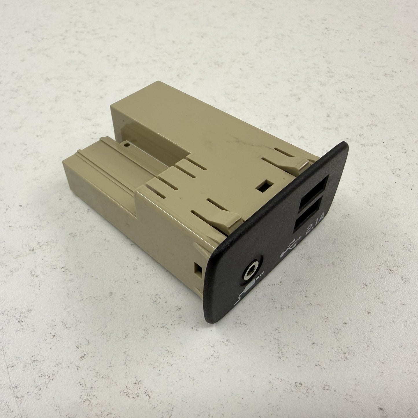 2019-2021 Subaru WRX Or STI Aux Jack Dual USB Charge Port 86257SJ131 OEM