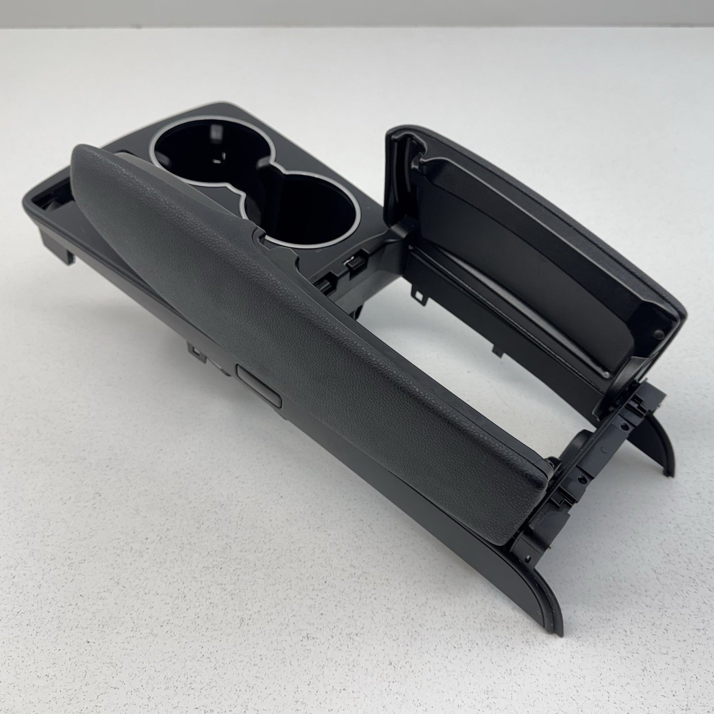 08-14 Mercedes W204 C250 Center Console Armrest Arm Rest Leather Black OEM
