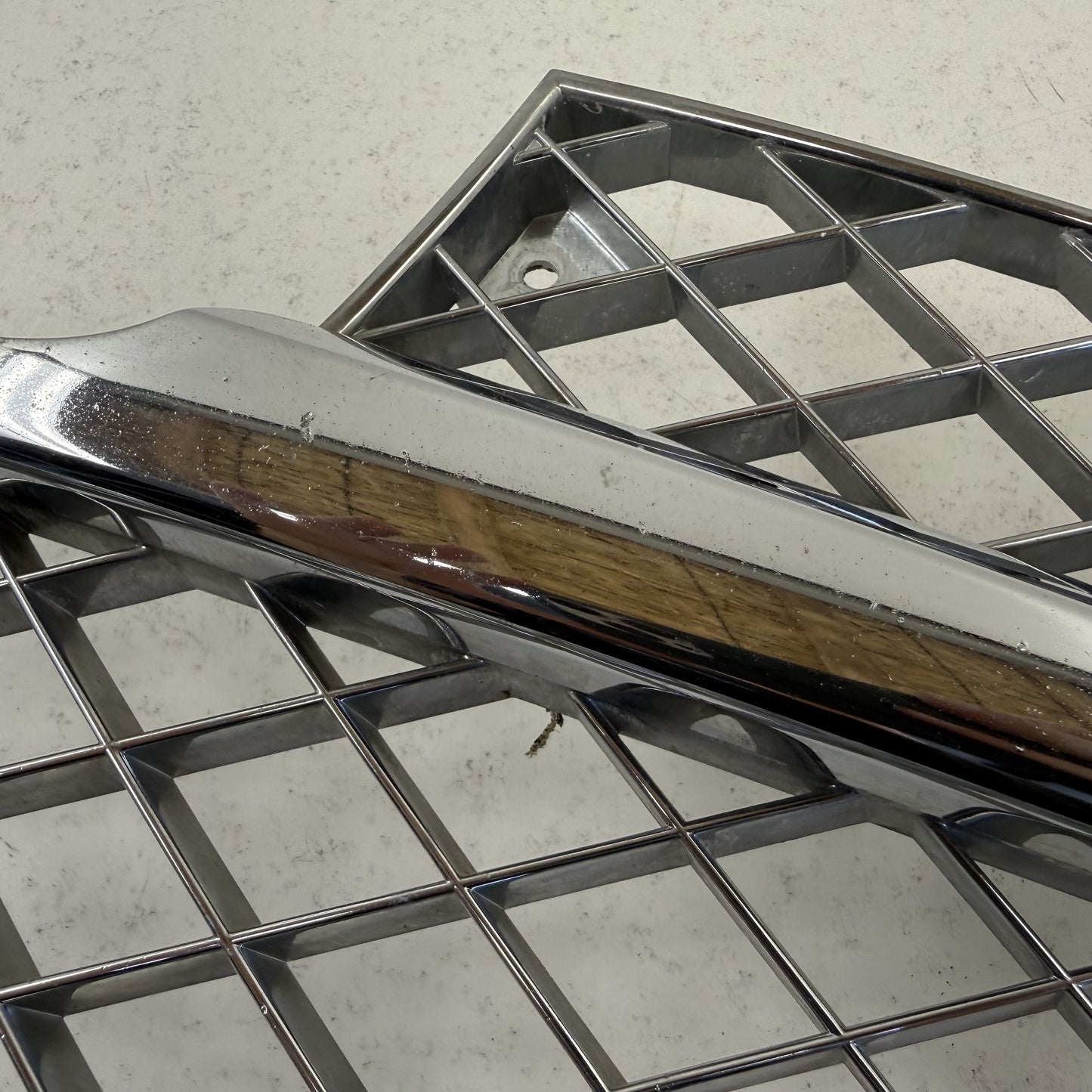 2014-2018 Bentley Flying Spur Left Front Bumper Lower Grille/ W Sensor OEM