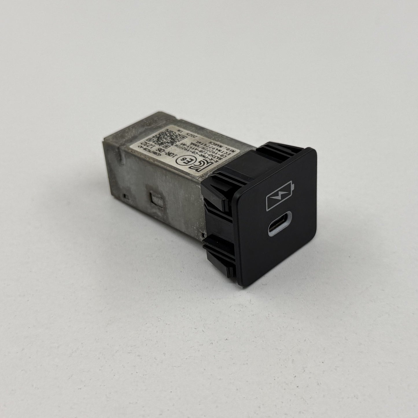 2023-2025 Honda Pilot USB Type C Charge Port 8A350-TJB-A113-M1 OEM