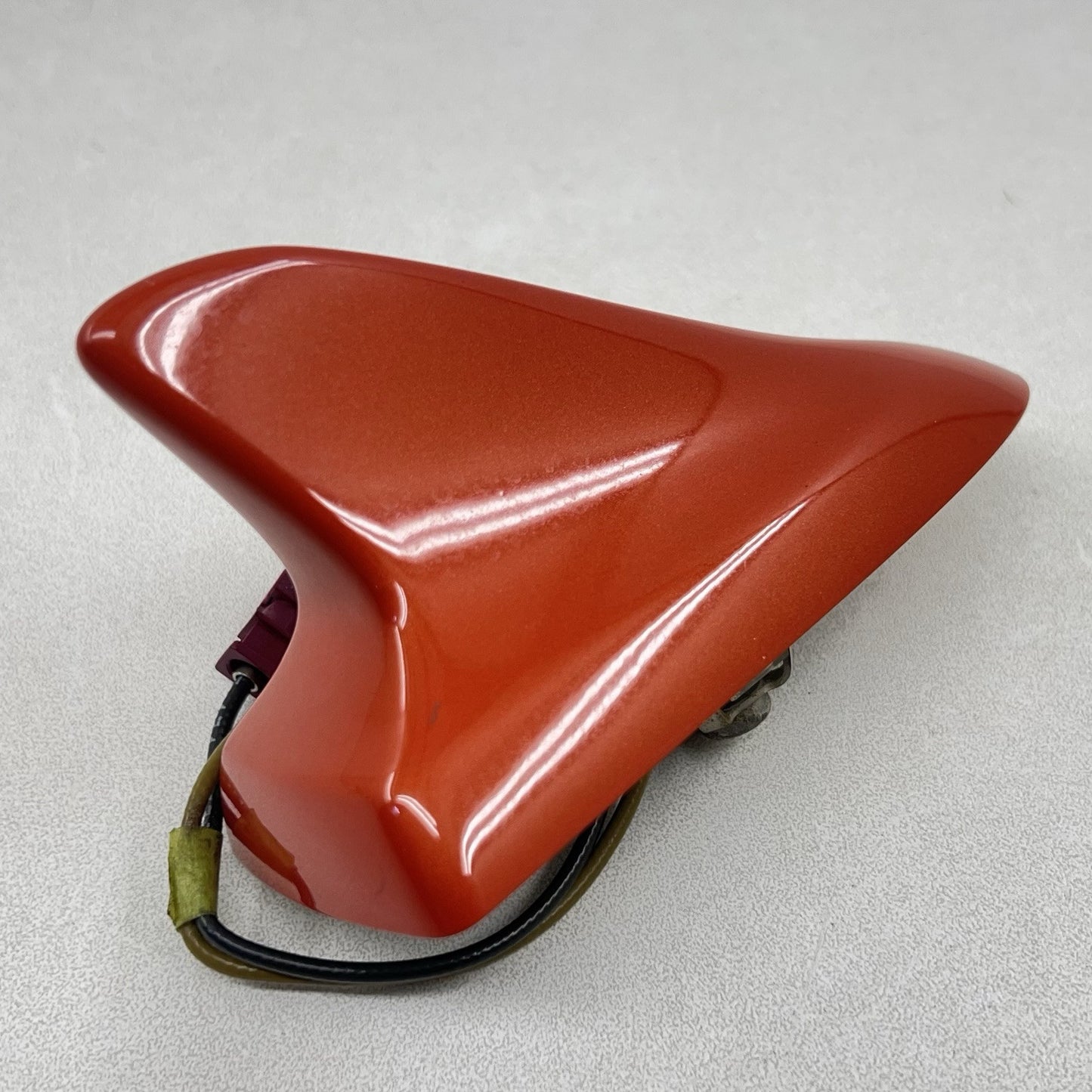 10-15 CHEVROLET CAMARO SS ROOF SHARK FIN ANTENNA RECEIVER 20986979 OEM