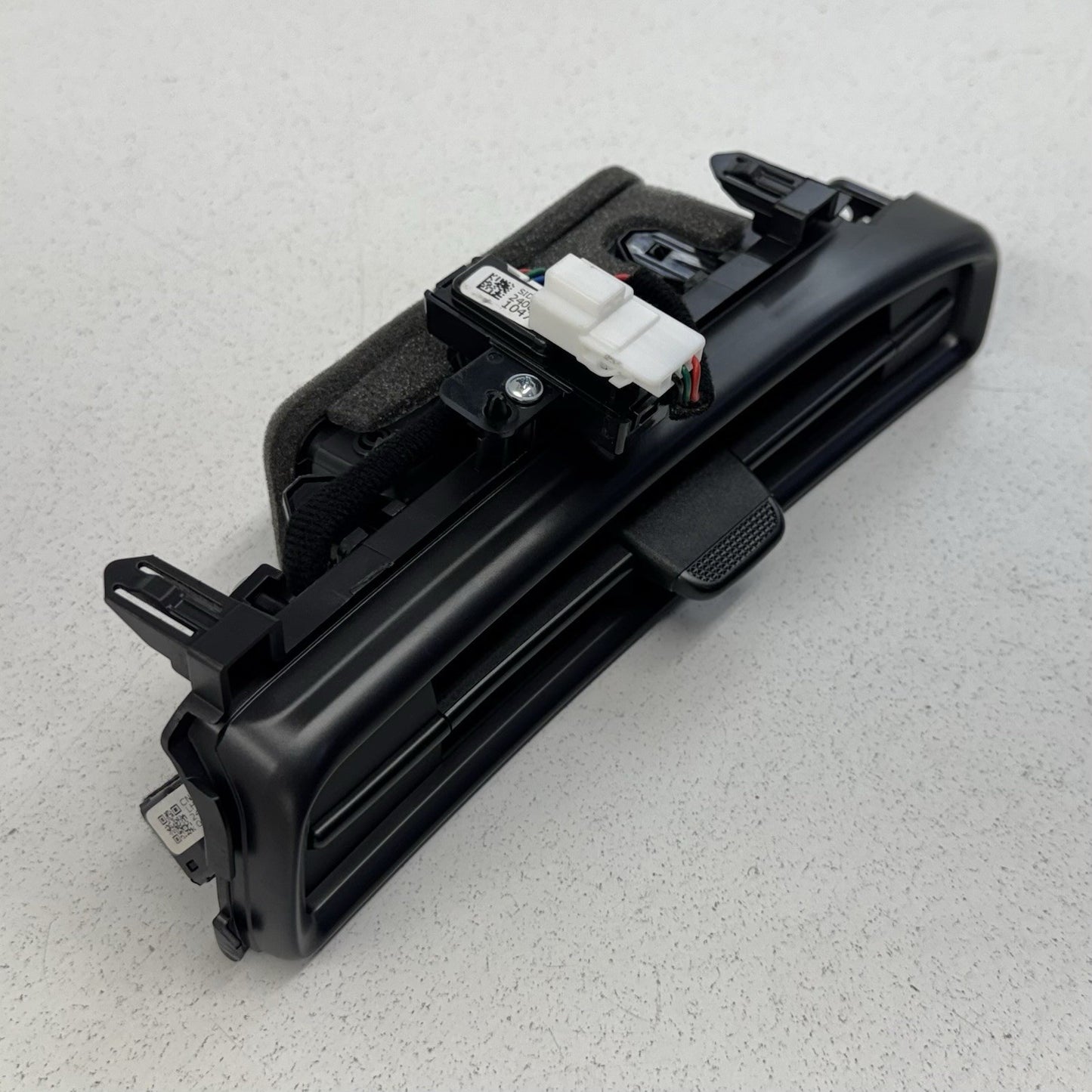22-26 Hyundai Elantra N Driver Left Outer Dash Air Vent W/ Illuminated Trim OEM