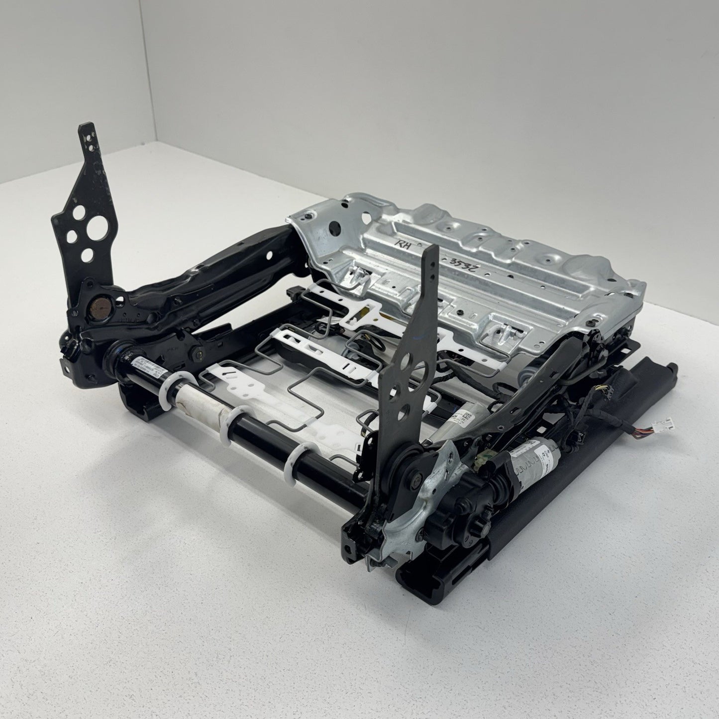 15-18 BMW F80 M3 Passenger Right Front Lower Sport Seat Track Rail Frame OEM
