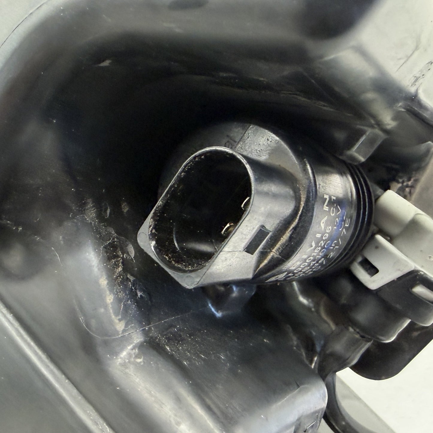 2022-2024 Rivian R1S R1T Windshield Washer Reservoir Tank PT00002057-M OEM