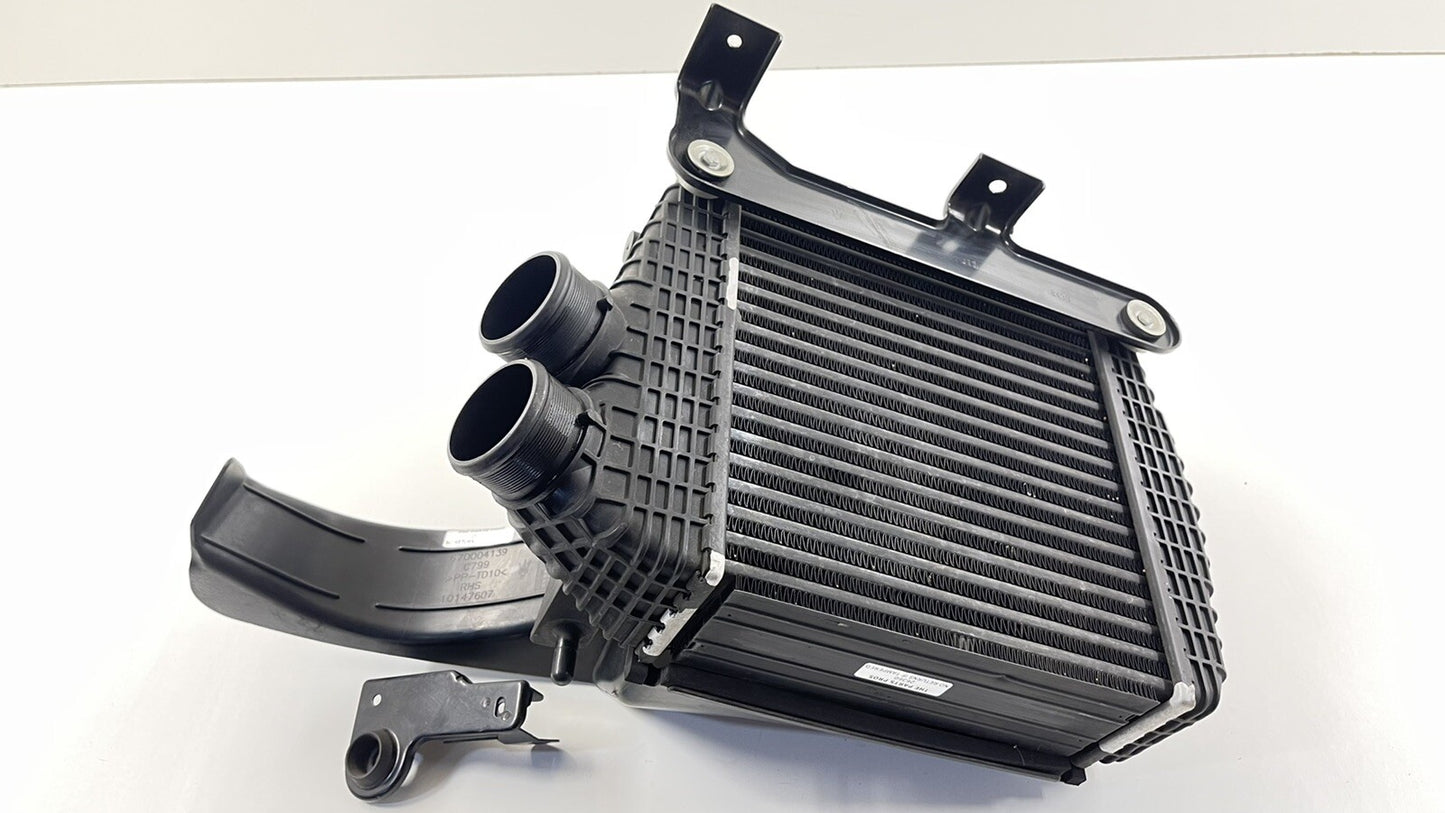 14-17 MASERATI GHIBLI PASSENGER RIGHT TURBO INTERCOOLER W/ DUCT 670009833 OEM