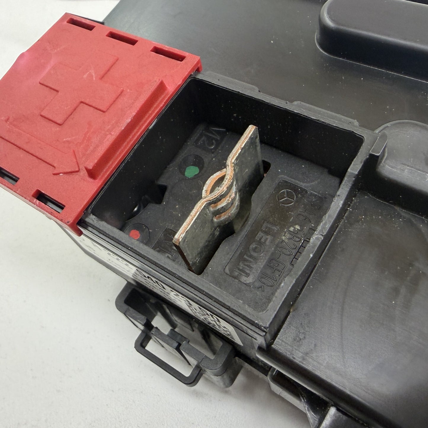 2014-2017 Mercedes-Benz S550 W222 Engine Bay Fuse Relay Junction Box OEM