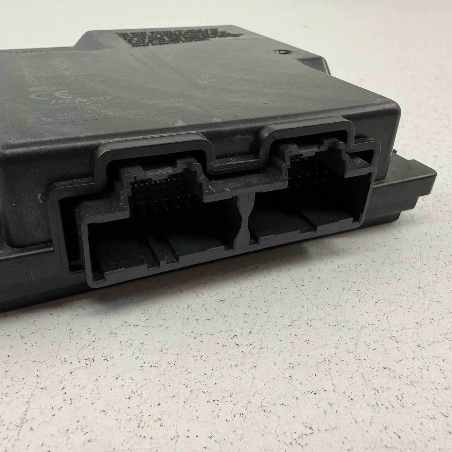 19-24 Chevrolet Camaro Keyless Key Less Entry Control Module 13558725 OEM