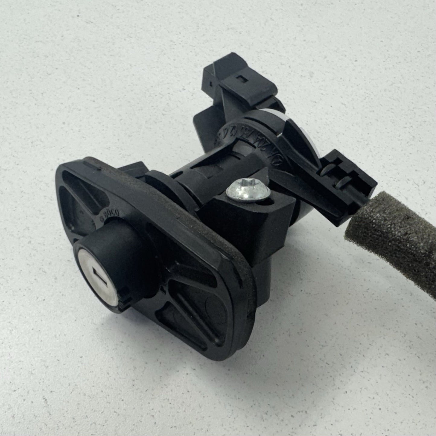 10-16 Mercedes W212 E350 Rear Trunk Lid Latch Lock Actuator 2047500185 OEM