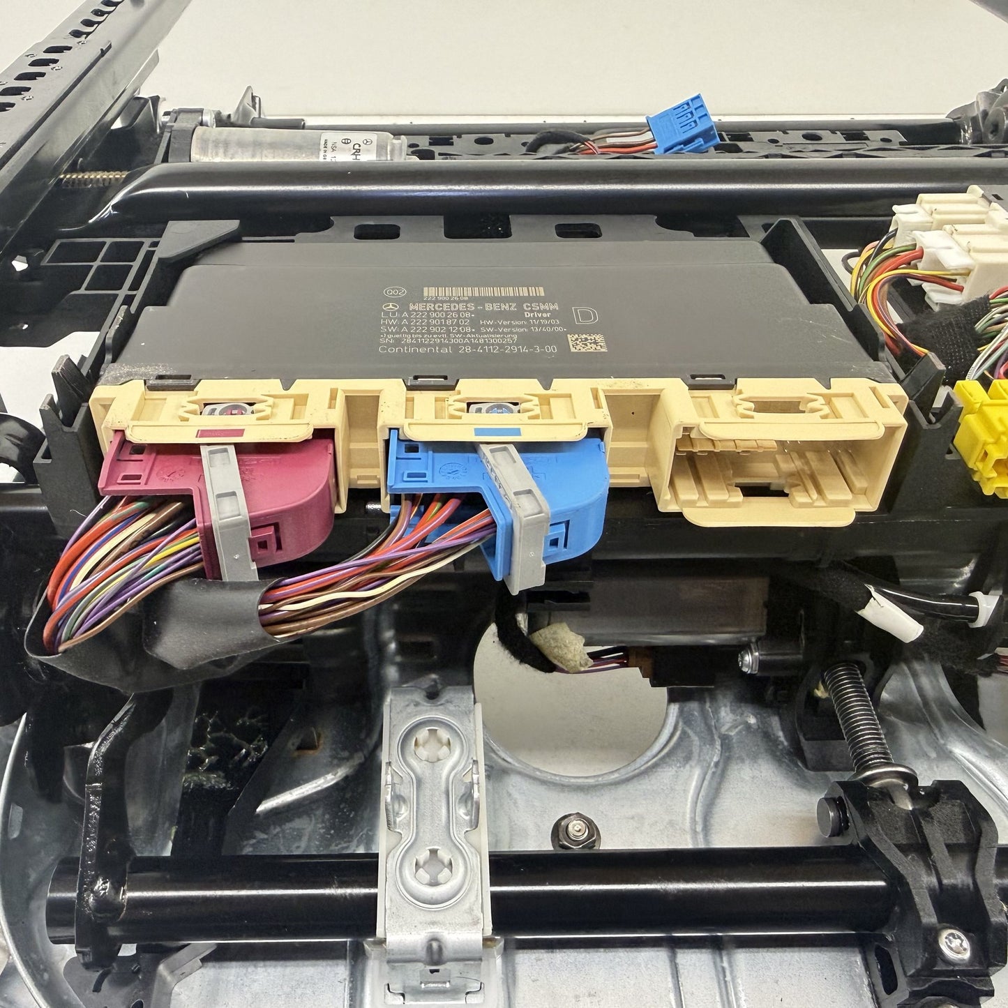 2014-2020 Mercedes-Benz S550 W222 Left Front Lower Seat Track Rail Frame OEM
