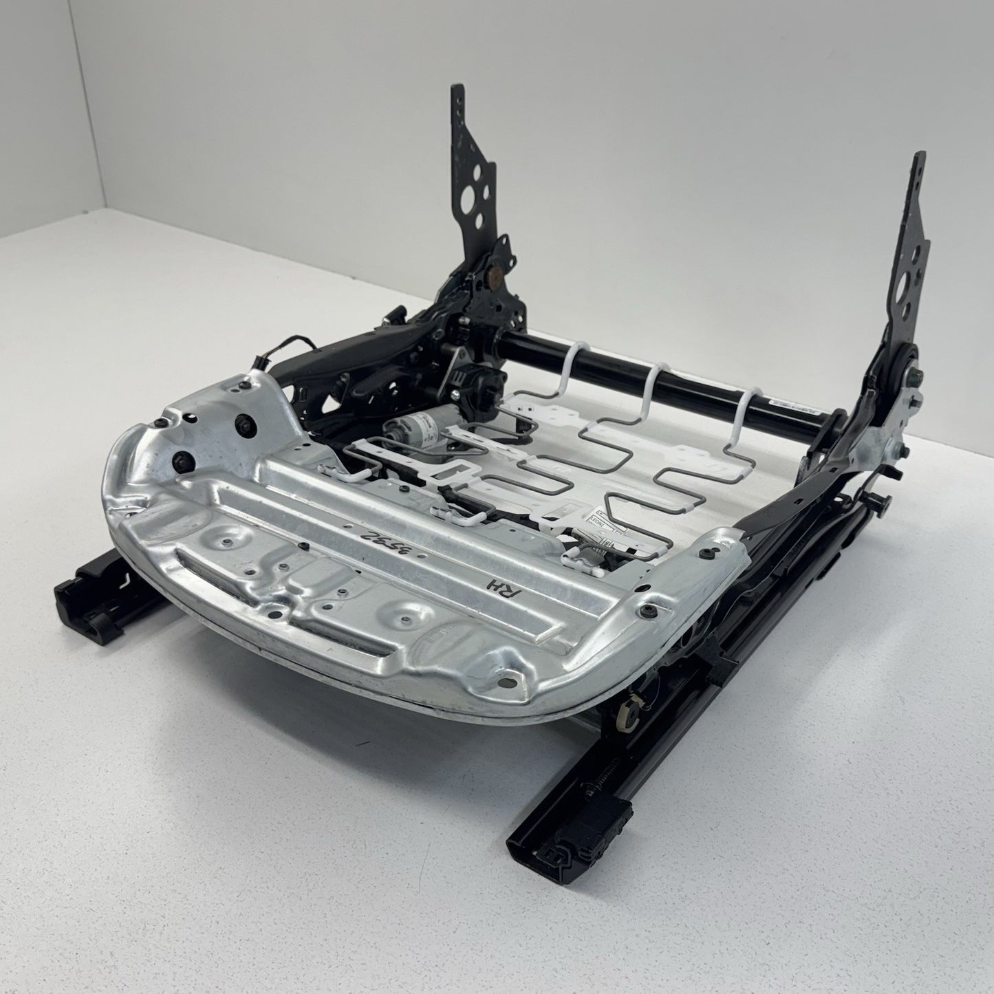 15-18 BMW F80 M3 Passenger Right Front Lower Sport Seat Track Rail Frame OEM