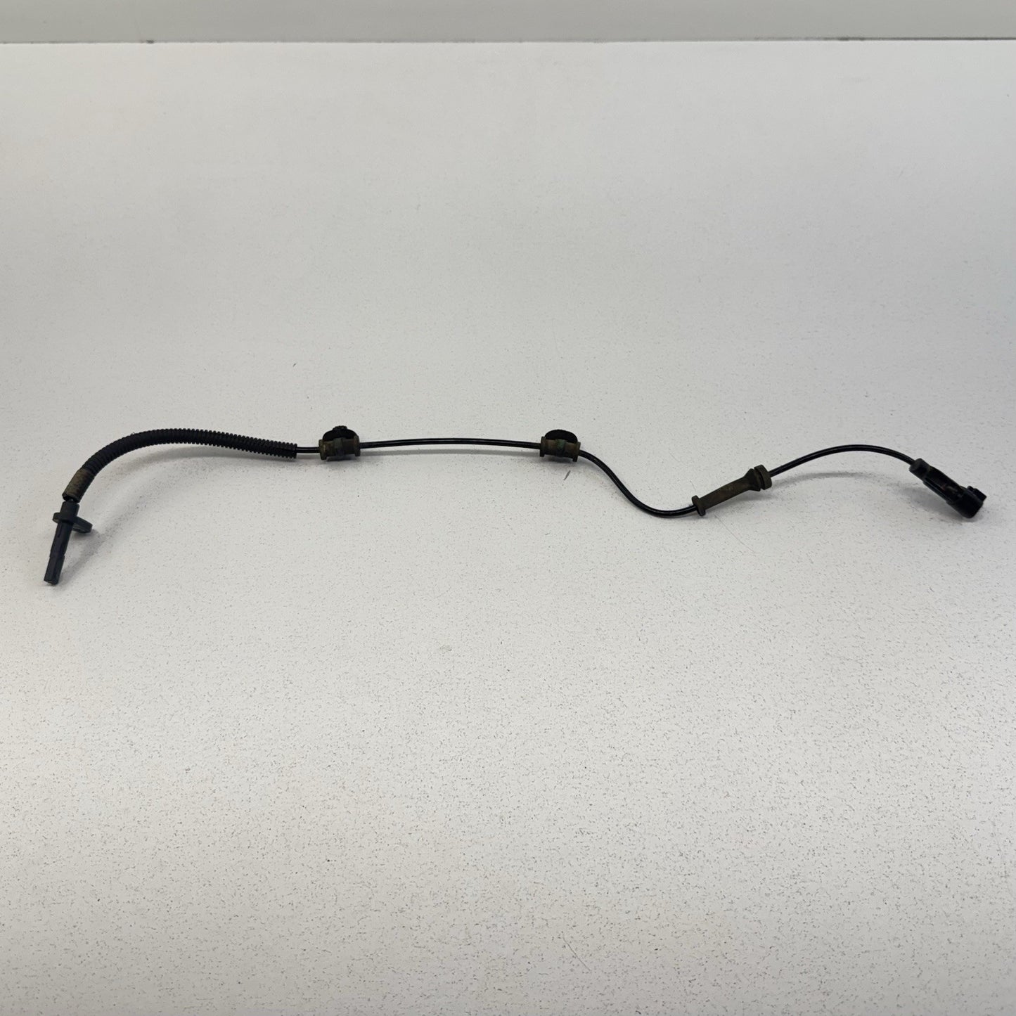 10-15 Chevrolet Camaro Rear ABS Wheel Speed Sensor Left Or Right 92199862 OEM