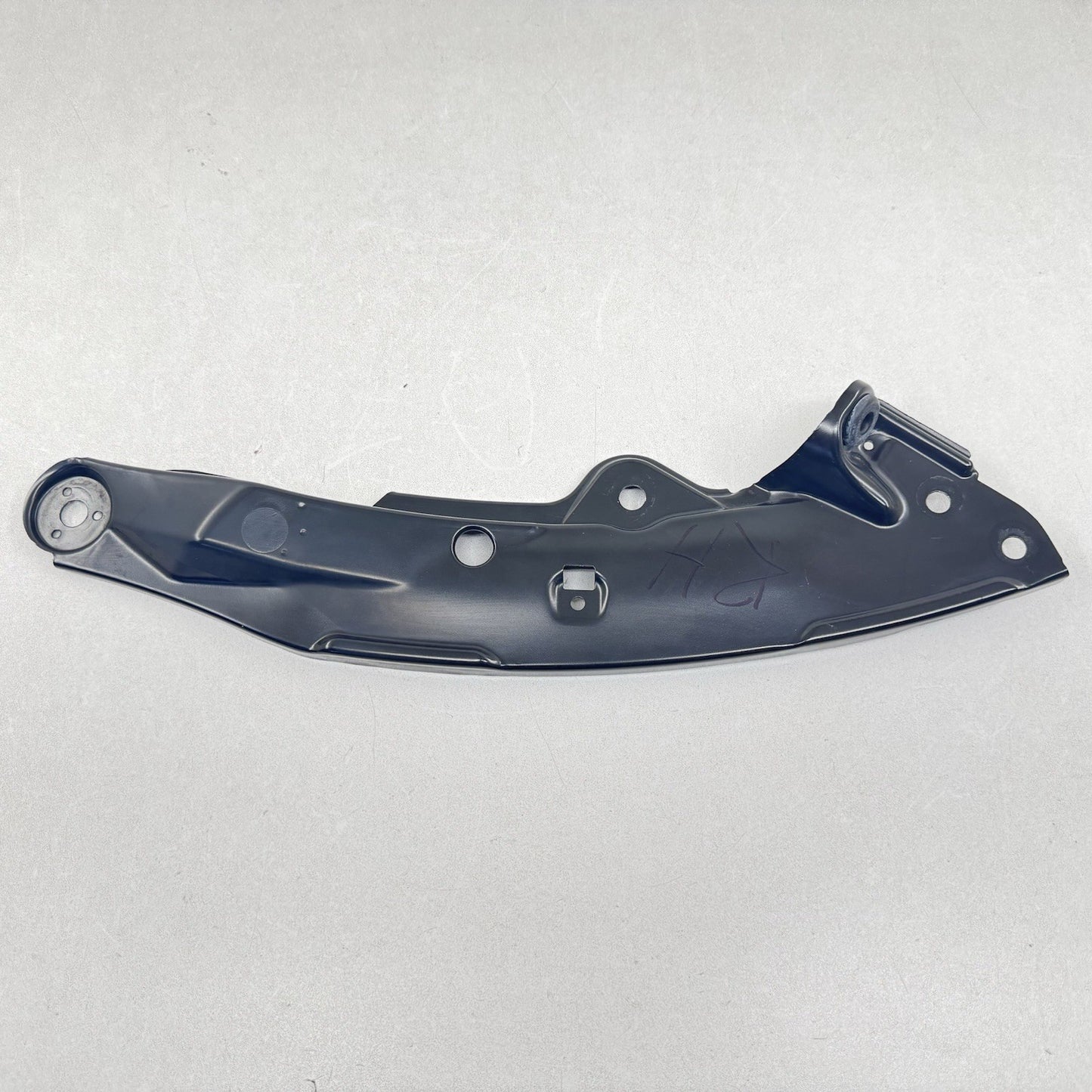22-25 VOLKSWAGEN GOLF R MK8 UPPER RADIATOR SUPPORT HEADLIGHT BRACKET PAIR OEM