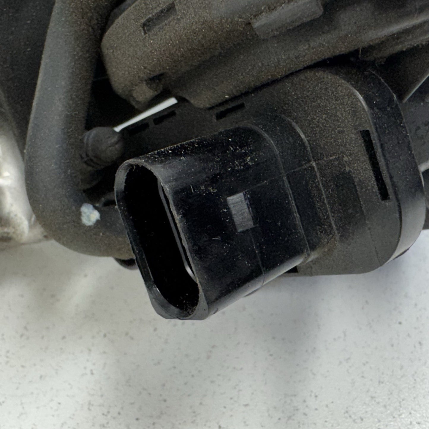 08-15 Audi TT Evap Leak Detection Canister 8J0906271 OEM