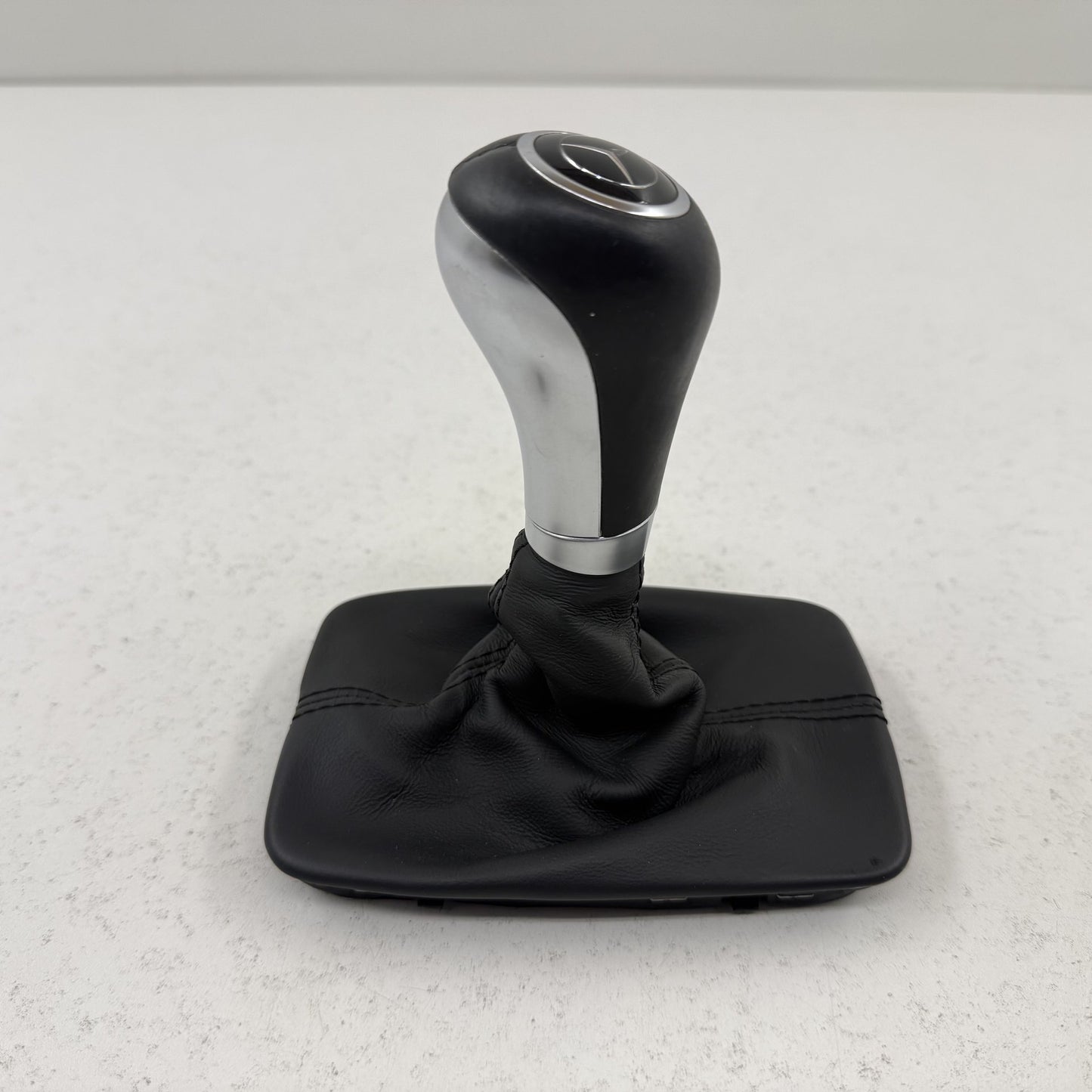 2012-2014 Mercedes-Benz C250 W204 Gear Shift Knob W/ Boot Black 2042677710 OEM