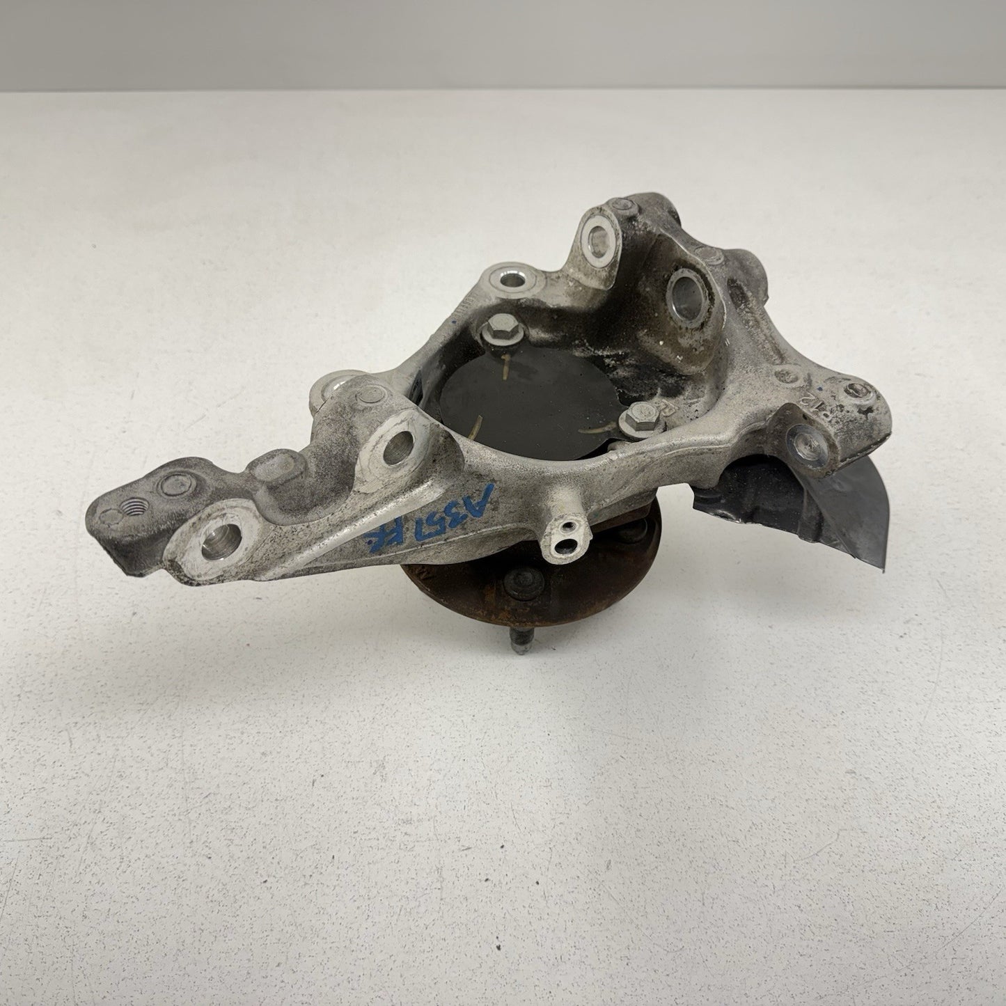 17-24 Chevrolet Camaro ZL1 Right Front Spindle Knuckle Hub Wheel Bearing OEM