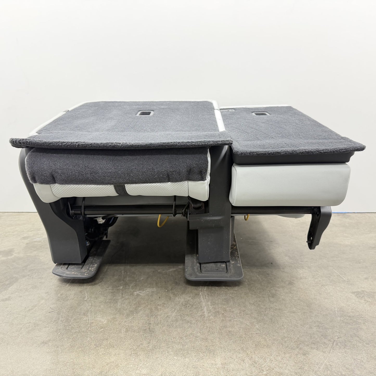 2022-2024 Rivian R1S Left Rear 2nd Second Row Seat 60 Split Ocean Coast OEM