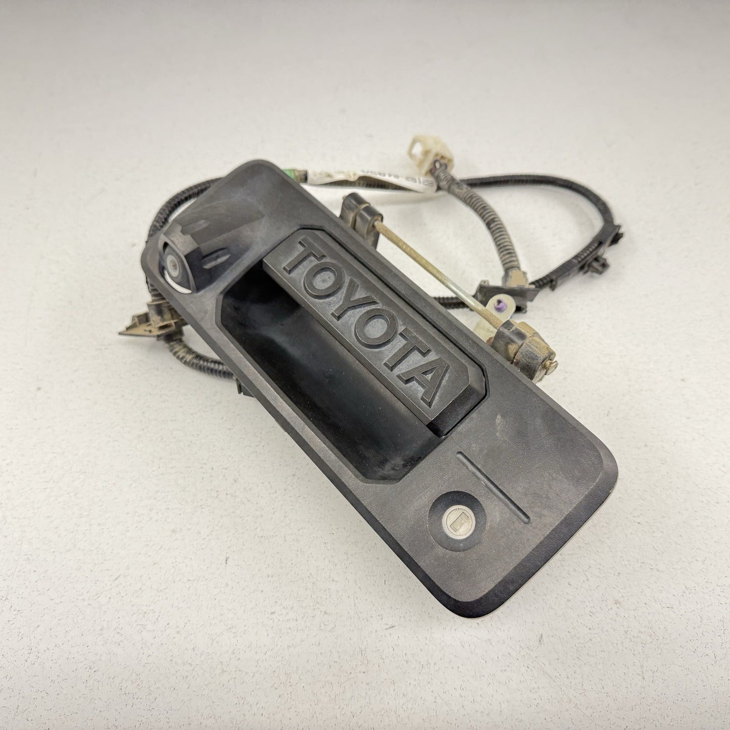 16-17 Toyota Tacoma Tailgate Release Handle W/ Rear View Camera 86790-04030 OEM