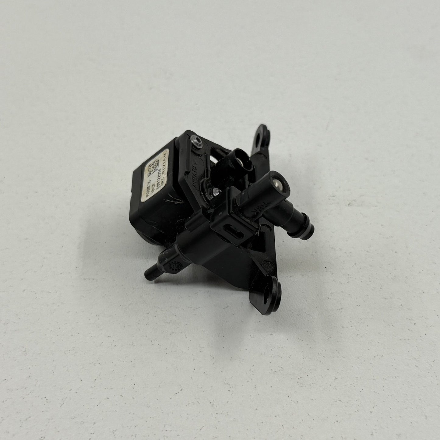 2022-2024 Rivian R1S Rear View Reverse Backup Camera PT00002195 OEM