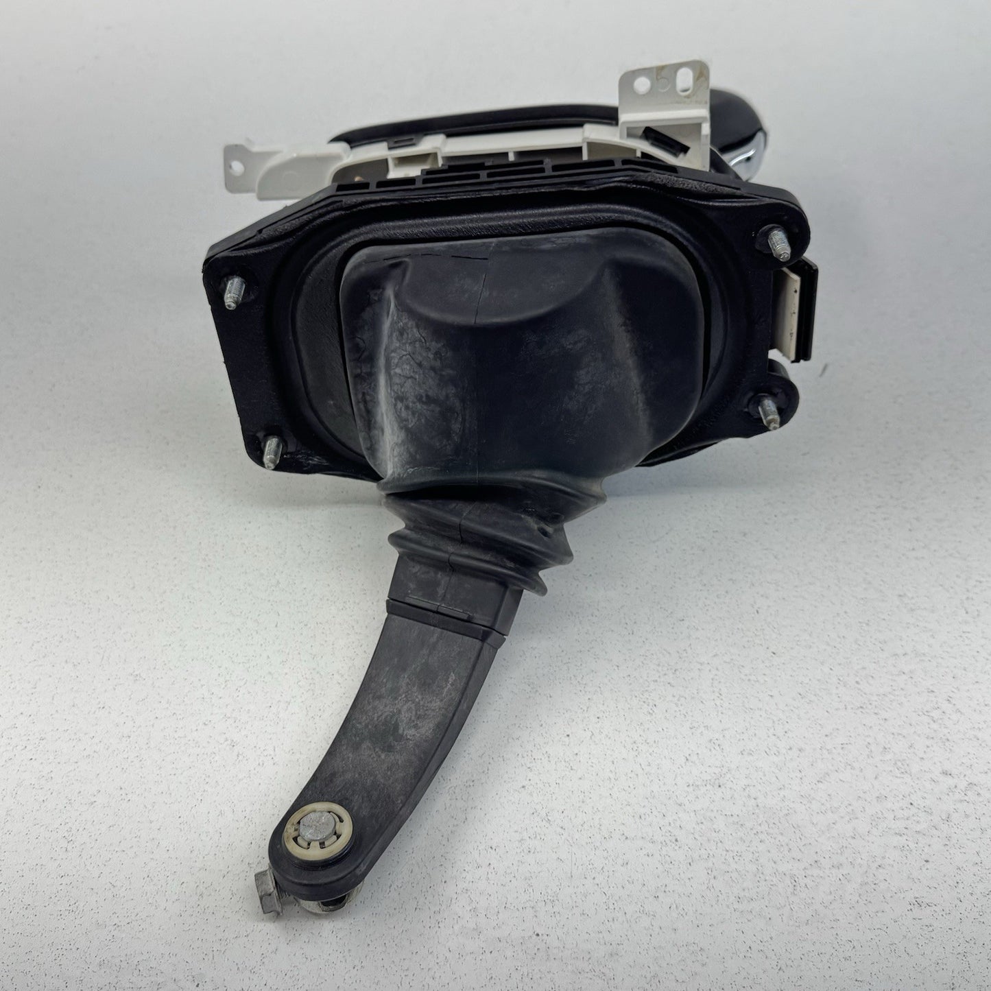 10-15 Chevrolet Camaro Automatic Transmission Shifter Gear Selector Lever OEM