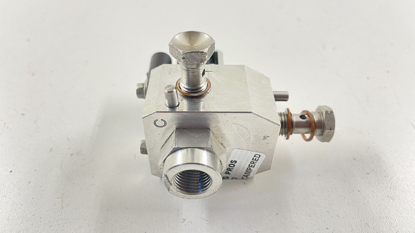 15-17 MCLAREN 650S HYDRAULIC OIL VALVE BLOCK SOLENOID 11B1103CP OEM