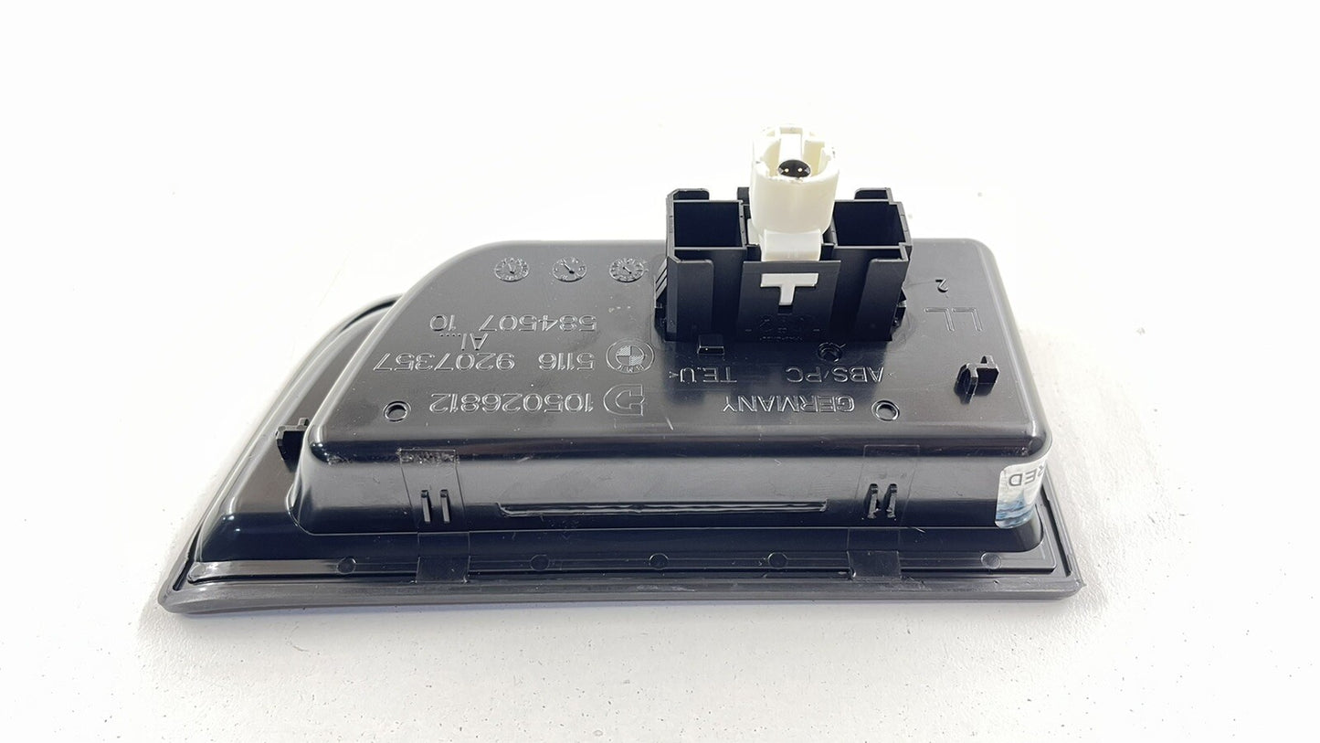 16-21 BMW M2 CENTER CONSOLE AUXILIARY AUX USB PLUG INPUT PORT 84109230248 OEM