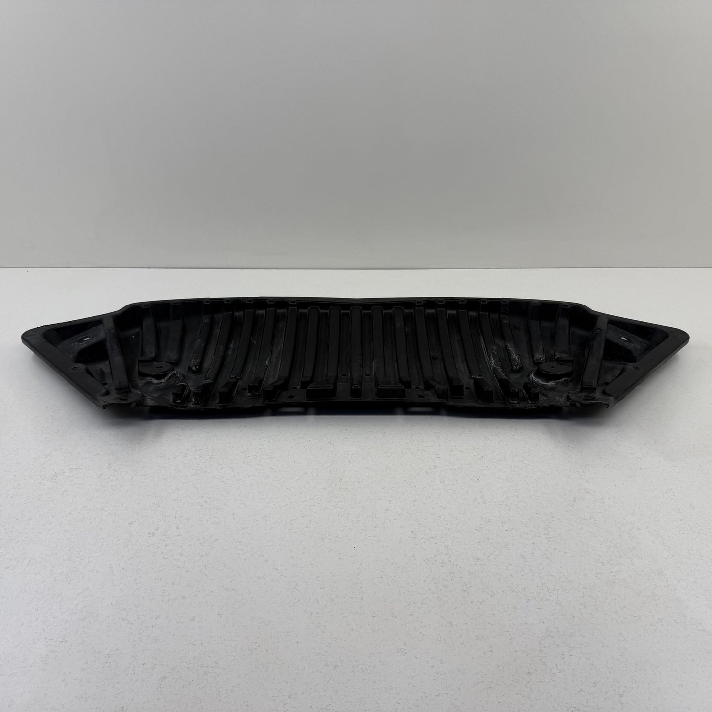 2008-2014 Mercedes C250 C300 C350 W204 Front Bumper Under Tray Splash Guard OEM