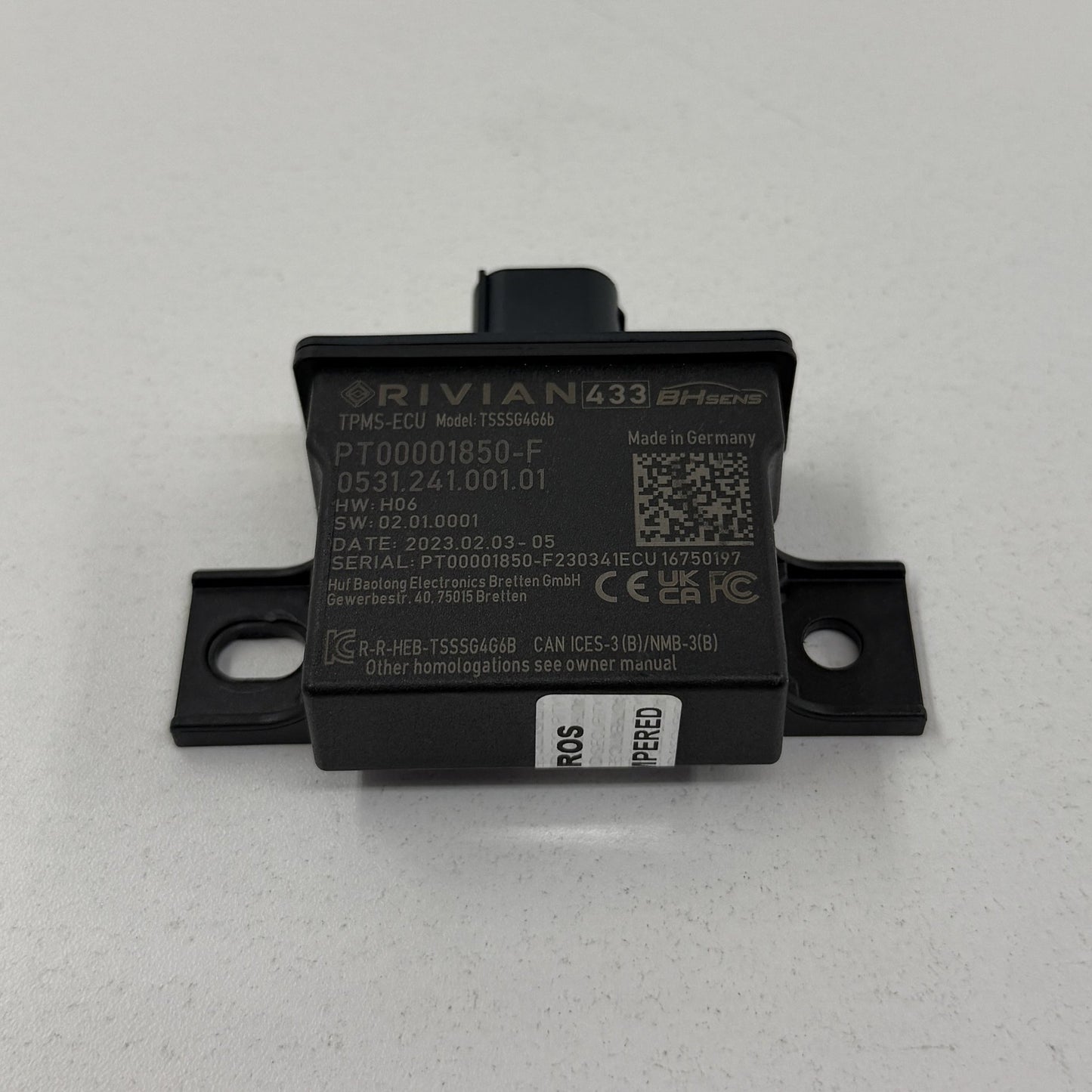 2022-2024 Rivian R1S R1T TPMS Tire Pressure Monitor Module PT00001850-F OEM
