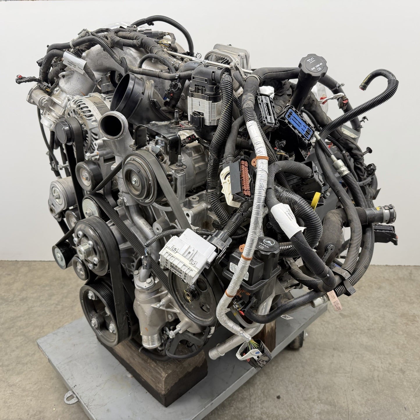 24-25 Silverado Sierra 2500 3500 Diesel LP5 Complete Engine Motor 5K Miles OEM