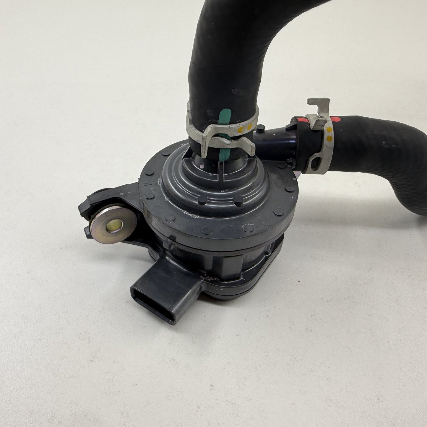 2023-2026 Toyota Prius Drive Motor Inverter Cooler Water Pump G9040-47020 OEM