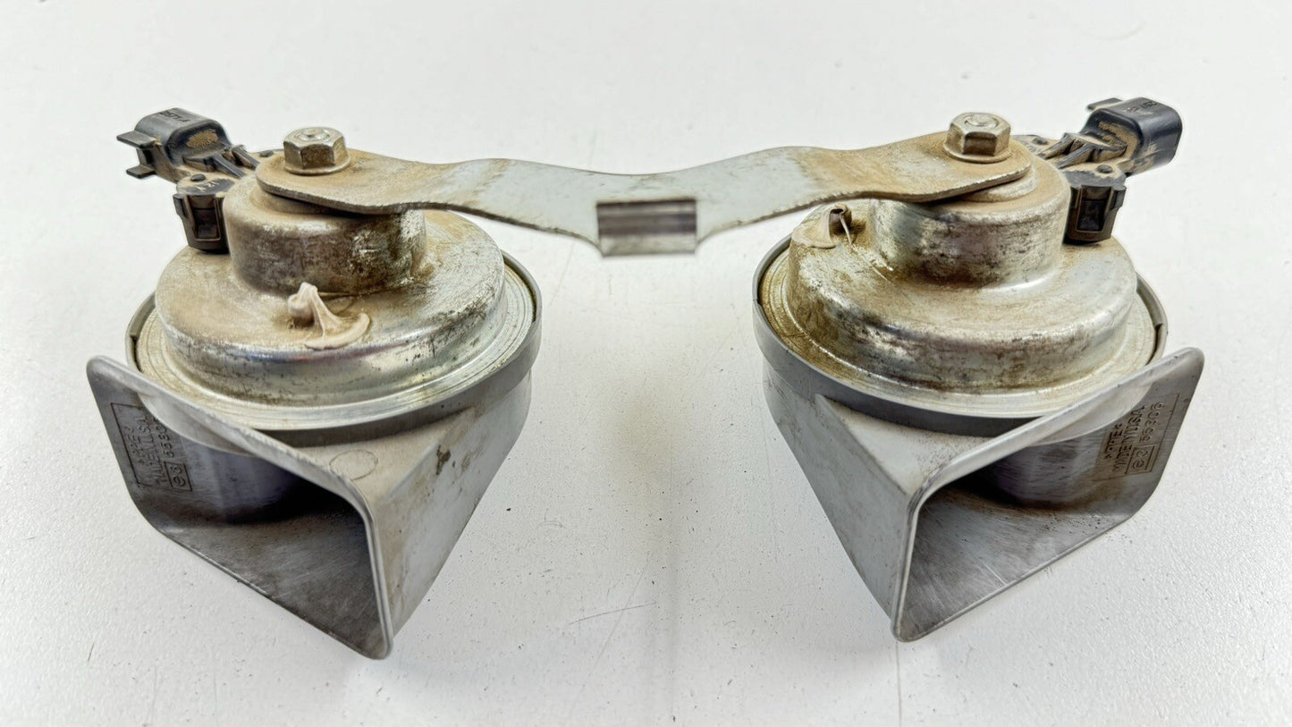10-12 DODGE RAM LOW HIGH NOTE PITCH TONE HORN SIREN ALARM SIGNAL PAIR OEM