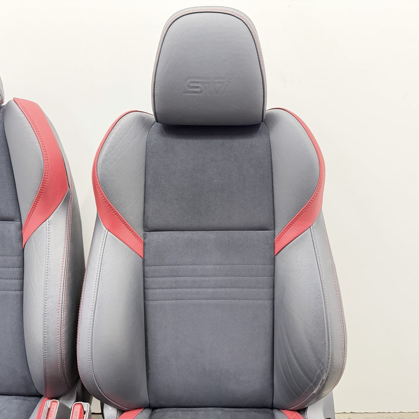 18-21 Subaru WRX STI Left And Right Front Seat Pair Leather Suede OEM Nice!