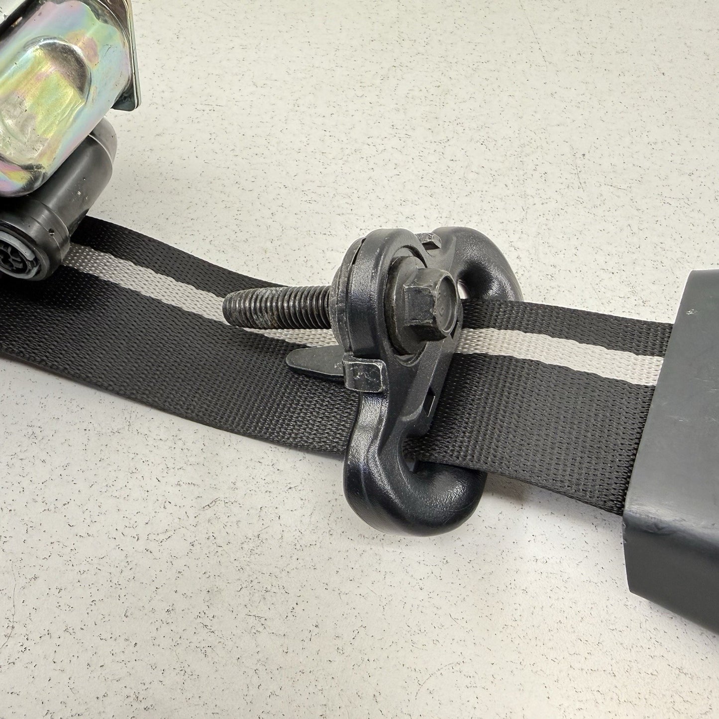 24-26 Ford Mustang Right Rear Seatbelt Seat Belt Retractor PR3B-L611E50-LC OEM