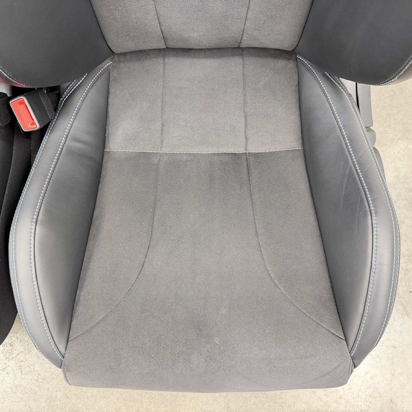 22-26 Hyundai Elantra N Front N Light Sport Bucket Seat Pair Leather & Suede OEM