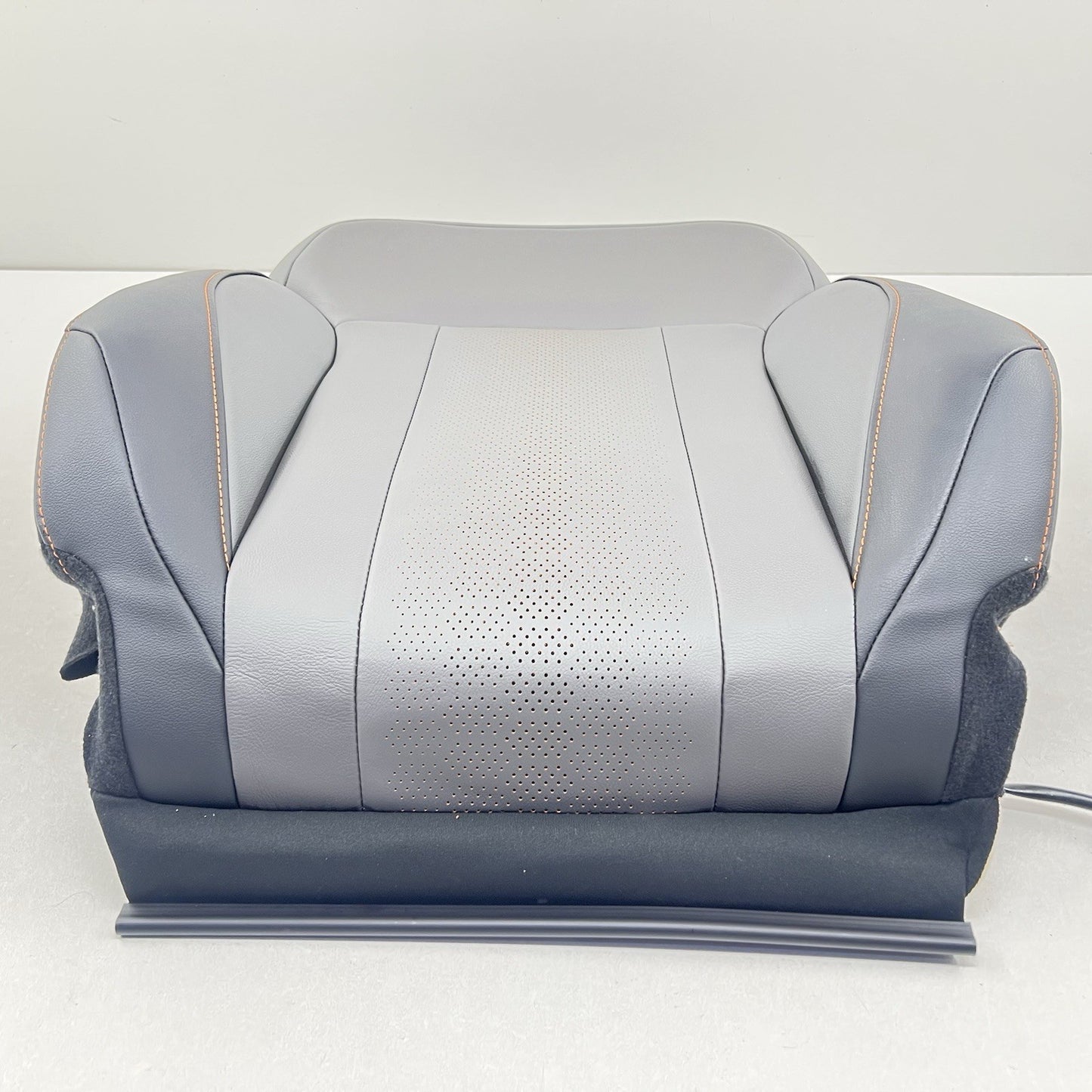 24-25 SUBARU CROSSTREK LIMITED DRIVER LEFT FRONT UPPER SEAT CUSHION COVER OEM