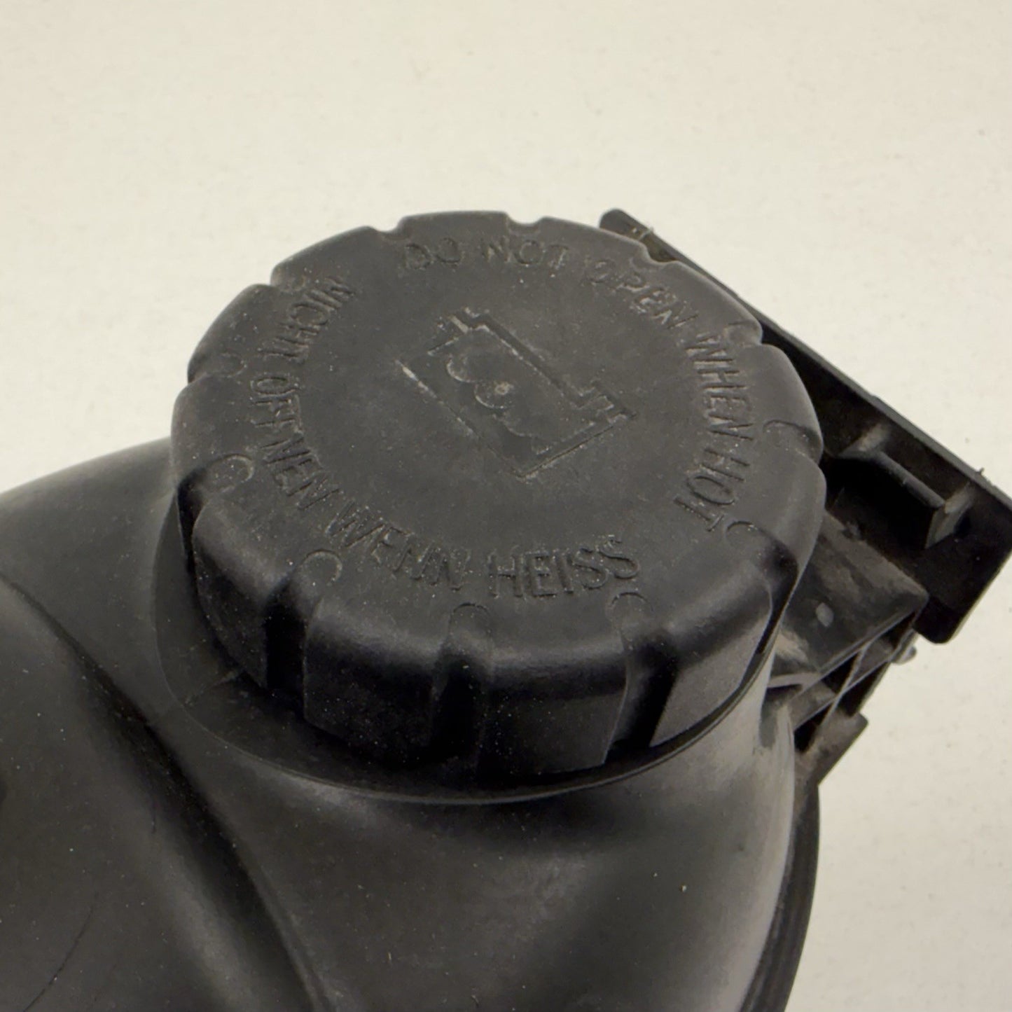 12-14 Mercedes W204 C250 Coolant Reservoir Overflow Expansion Tank Bottle OEM