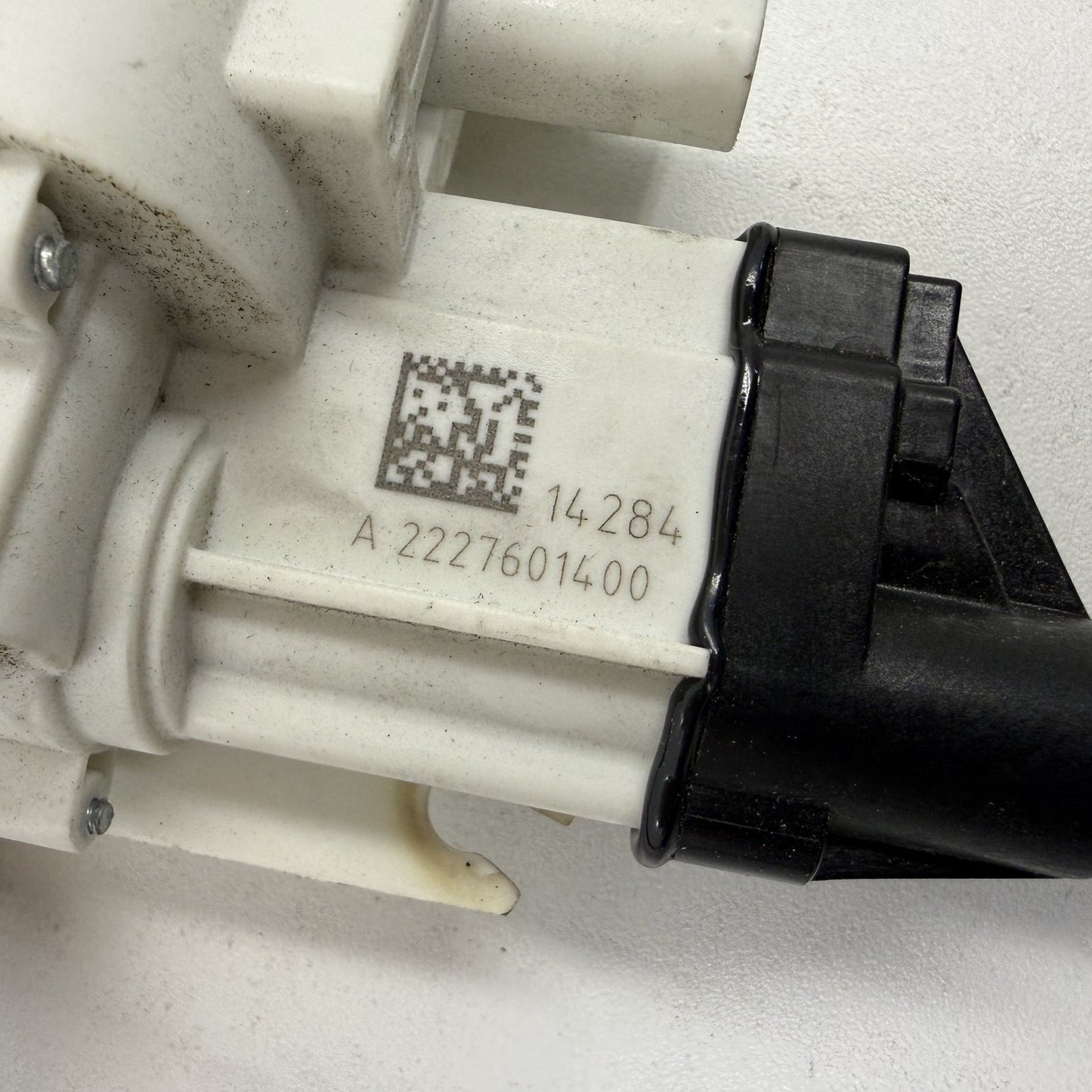 2014-2020 Mercedes S550 W222 Right Front Door Lock Latch Actuator Keyless Go OEM