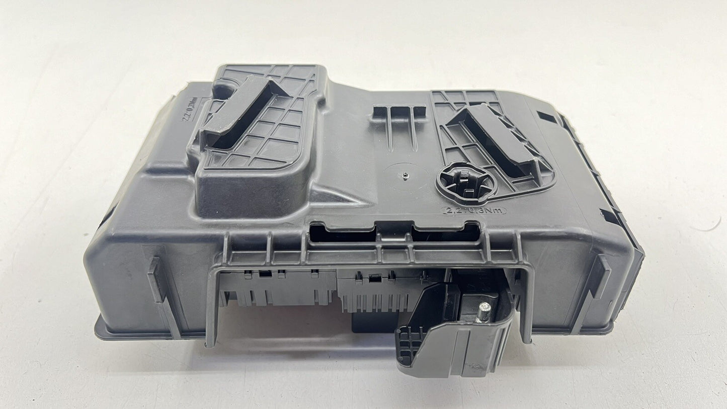 15-18 MERCEDES-BENZ C63S W205 REAR FUSE RELAY JUNCTION BOX A 205 906 85 01 OEM
