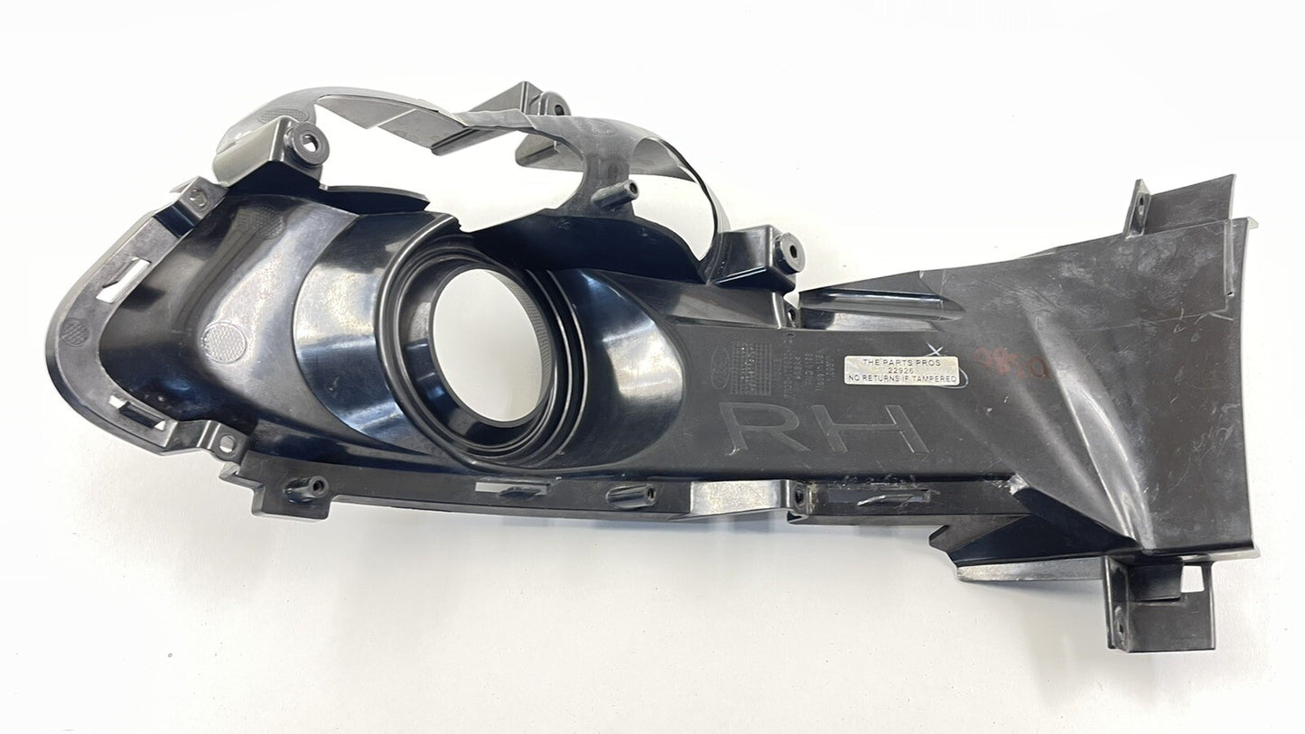 15-17 FORD MUSTANG GT RIGHT FRONT BUMPER FOGLIGHT FOG LIGHT LAMP COVER TRIM OEM