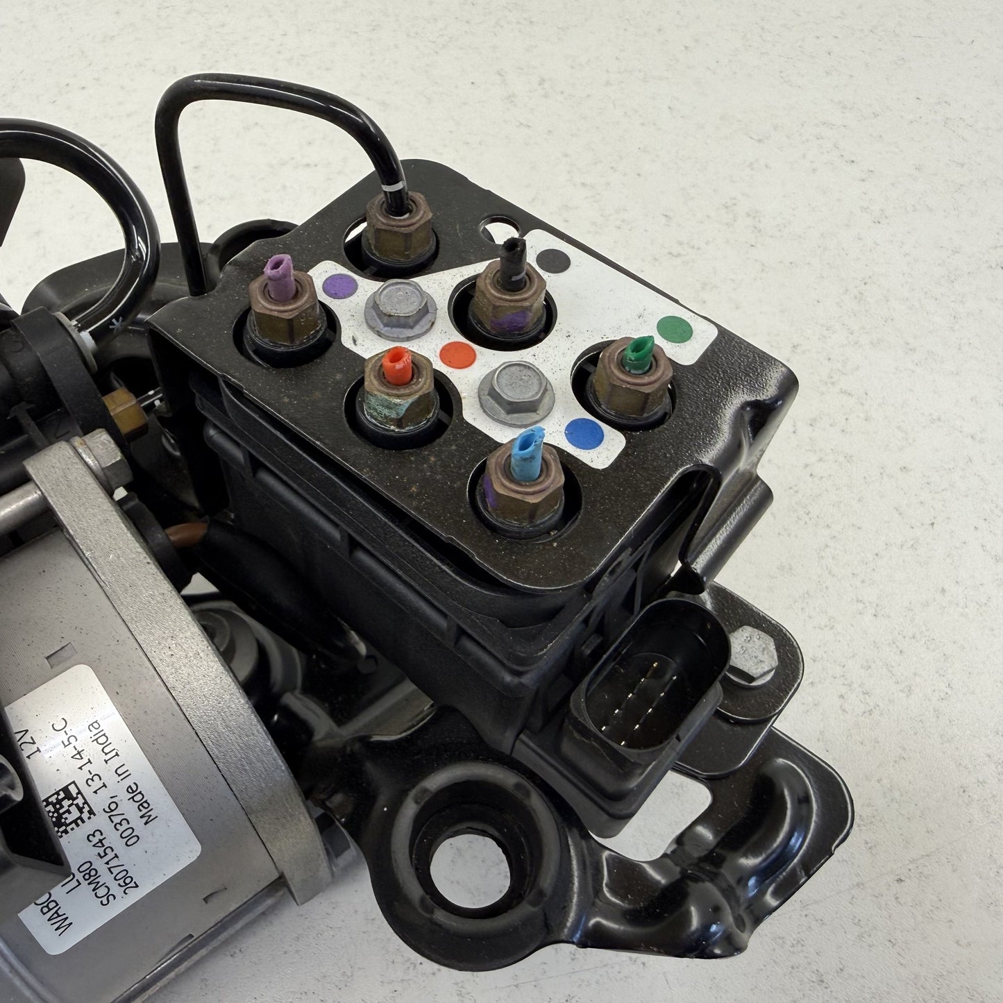 2014-2018 Bentley Flying Spur Air Suspension Compressor Pump W/ Valve Block OEM