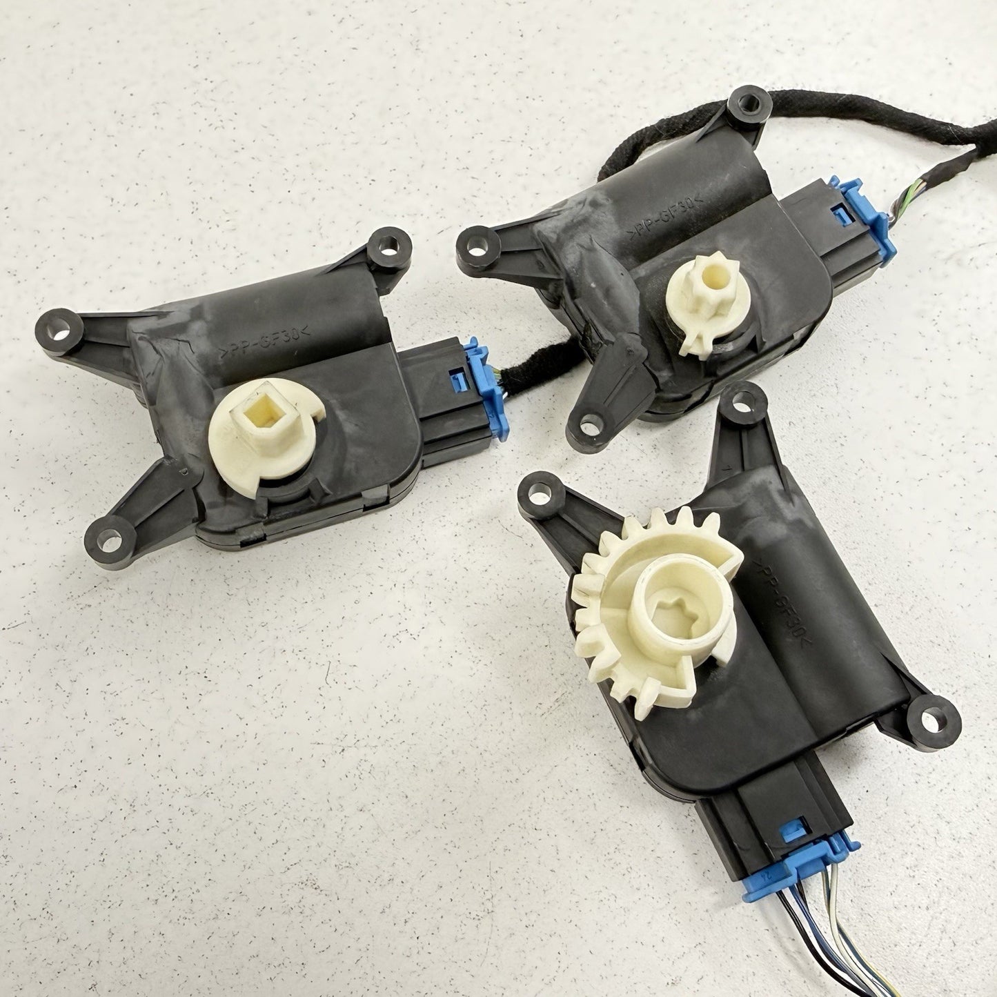 08-15 Audi TT HVAC Box Heater AC Flap Motor Air Mix Actuator Set OEM