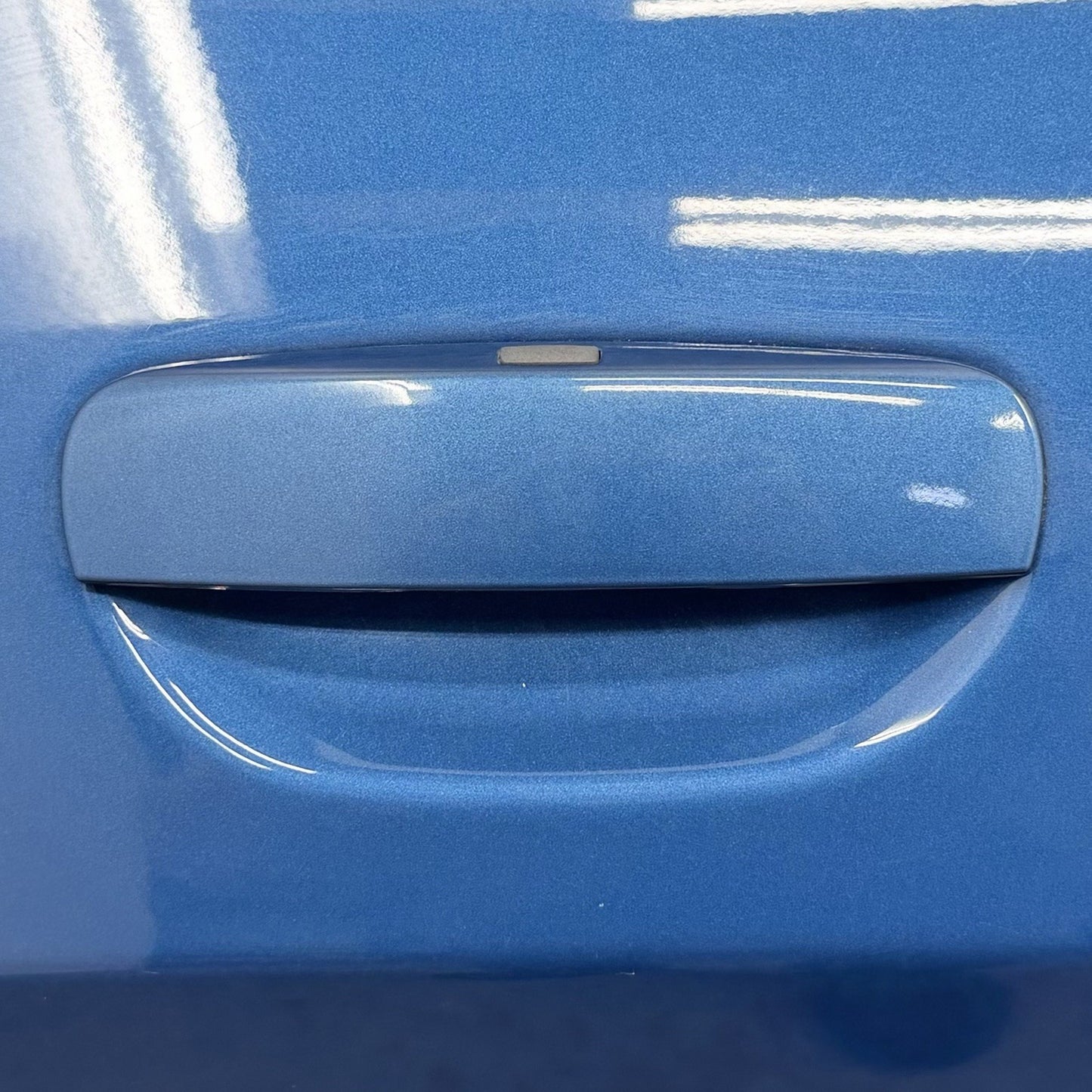 15-23 Dodge Challenger Passenger Right Door Shell Complete With Glass OEM